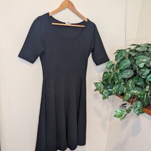 LuLaRoe Nicole Dress Black Fit & Flare Short Sleeve Scoop Neck Women’s M